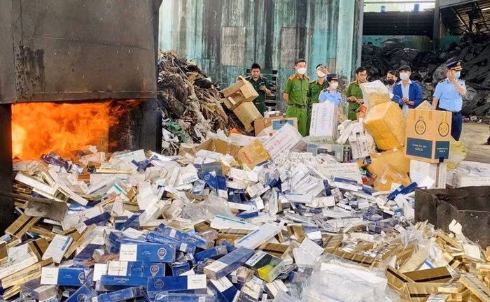 QLTT Đà Nẵng tổ chức tiêu hủy số lượng thuốc lá điếu nhập lậu ảnh 1
