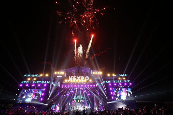 K-Concert là một trong 3 sự kiện lớn của K-Expo gây ấn tượng mạnh với người xem bởi công nghệ âm thanh, ánh sáng tuyệt hảo Vietnam Events 2