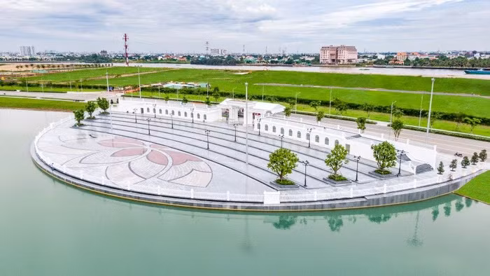 Quảng trường Diamond tại Khu đô thị Vạn Phúc vừa được khánh thành đầu tháng 10/2020