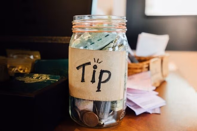 Một gia đình để lại 1.000 USD tiền tip cho nhà hàng ở Mỹ