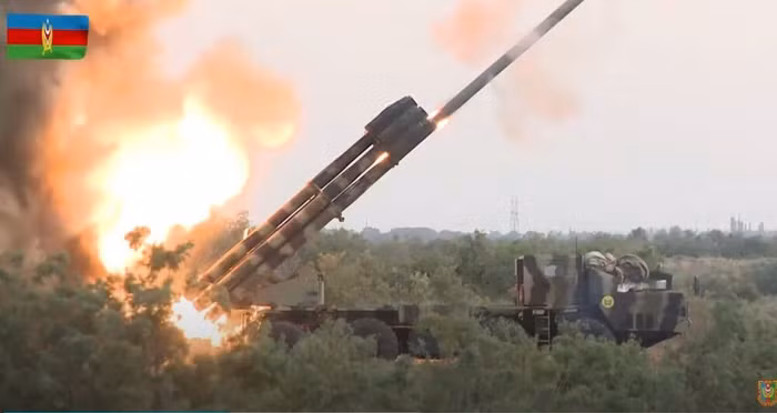 Pháo phản lực hạng nặng 9K58 BM-30 Smerch