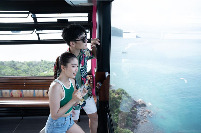 Dịp Tết này, nhiều du khách đặc biệt là giới trẻ chọn đến Phú Quốc để tận hưởng nắng ấm, nghỉ dưỡng và trải nghiệm thế giới vui chơi giải trí bất tận