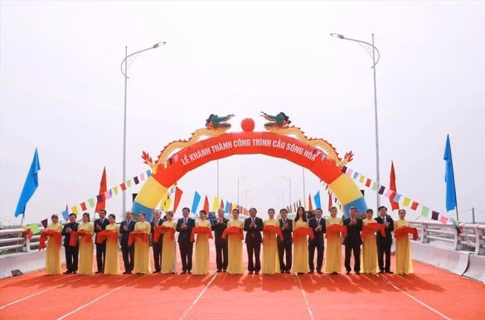 Cầu Sông Hóa kết nối Vĩnh Bảo (Hải Phòng) với Thái Thụy (Thái Bình).