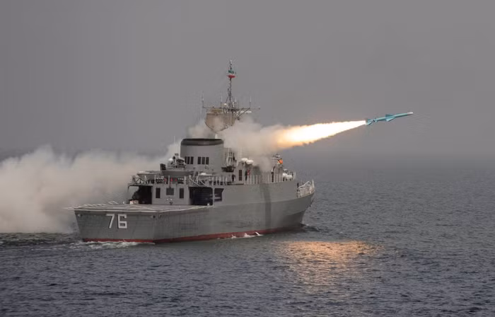 Chiến hạm Iran bị bắn nhầm bởi “hỏa lực thân thiện”, 19 người thiệt mạng ảnh 3