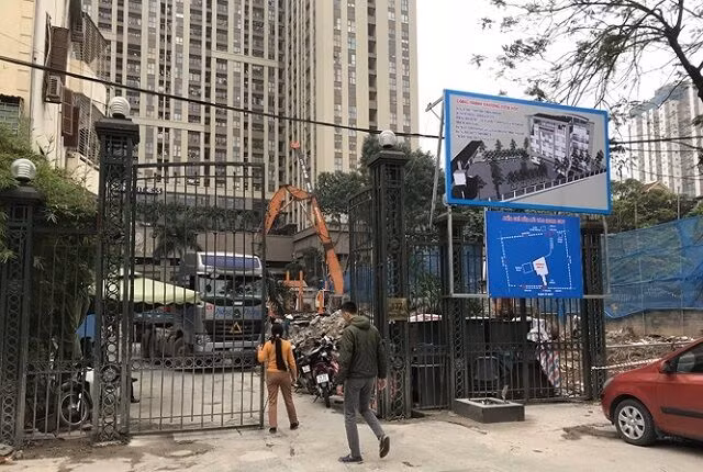 Chính quyền địa phương chỉ đạo mở lối đi mới cho cư dân tòa chung cư