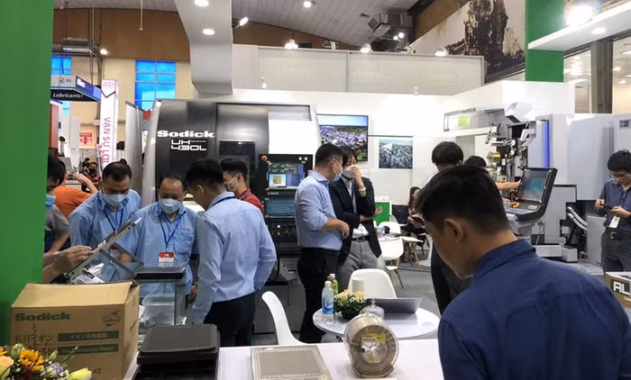 Có gần 100 đơn vị trưng bày tại triển lãm