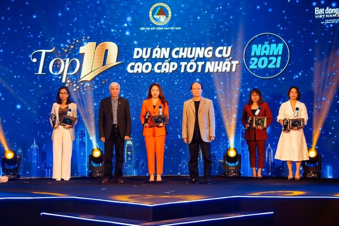 Sunshine Group giành giải Top 10 chung cư cao cấp tốt nhất năm 2021 cho dự án Sunshine Riverside