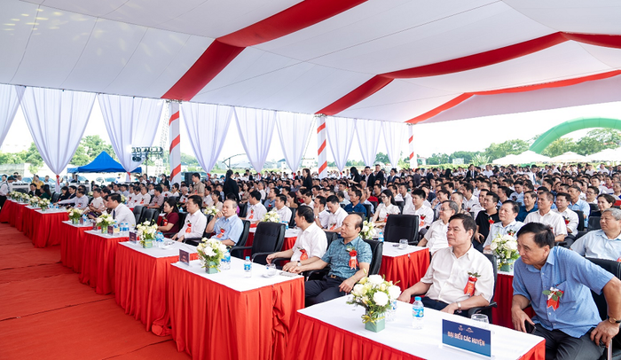 Buổi lễ có sự tham dự của đông đảo khách hàng, đối tác, nhà đầu tư