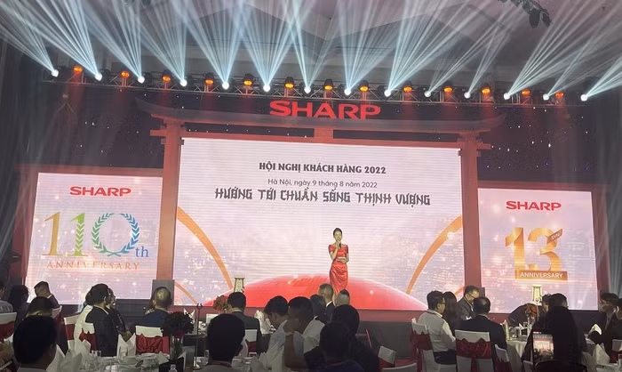 Tối 9/8, Công ty TNHH Điện tử Sharp Việt Nam (Sharp Electronics Vietnam Co., LTD) tổ chức chương trình Hội nghị khách hàng 2022