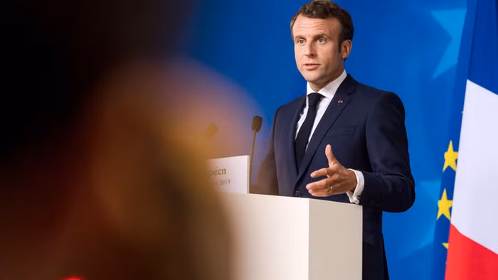 TT Emmanuel Macron muốn thay đổi độ tuổi nghỉ hưu ở Pháp từ 62 lên 65 tuổi