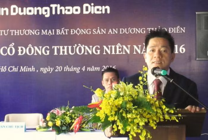 Cổ phiếu HAR tăng trần, anh em Chủ tịch HĐQT đua nhau gom cổ phiếu