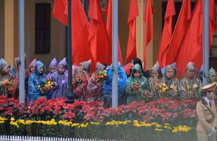 Chủ tịch Kim Jong Un nhận sự tiếp đón nồng nhiệt của nước chủ nhà ảnh 3