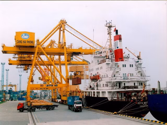 VCCI: Thu phí dùng hạ tầng cảng biển Hải Phòng gây khó doanh nghiệp