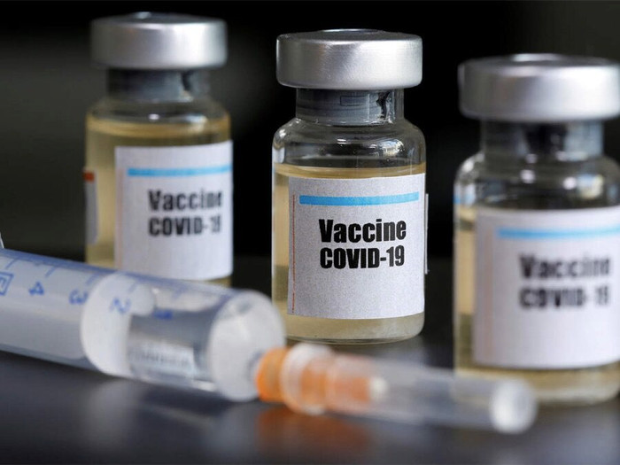 "Trong khi chờ đợi vaccine"