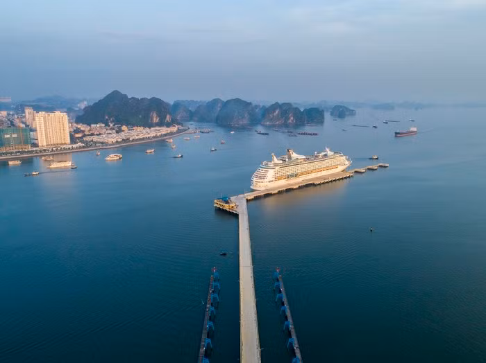 Cảng tàu khách Hạ Long tấp nập đón khách suốt 4 mùa