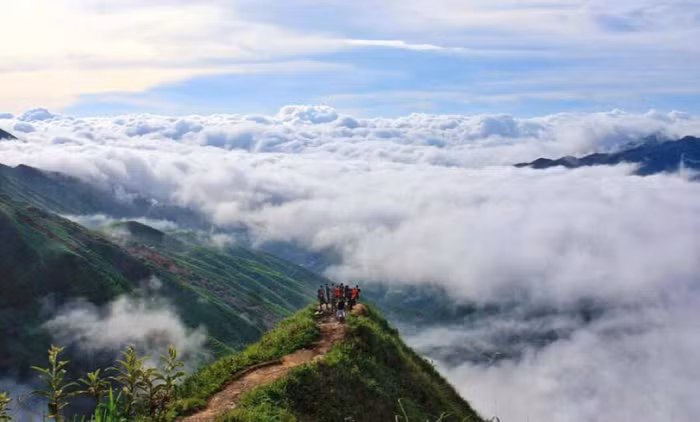Săn mây trên đỉnh Tà Xùa