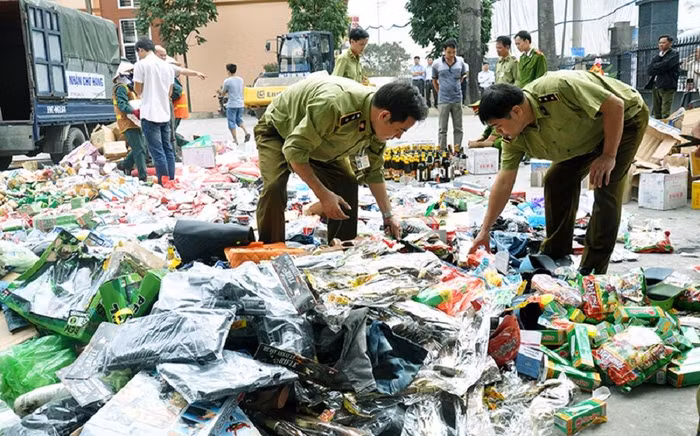 Hà Nội: Xử lý hơn 1.300 vụ buôn lậu, gian lận thương mại trong tháng 4