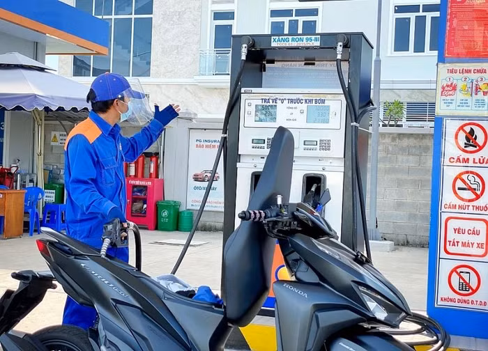 Giá xăng có thể tiếp tục giảm mạnh vào ngày mai (21/7)