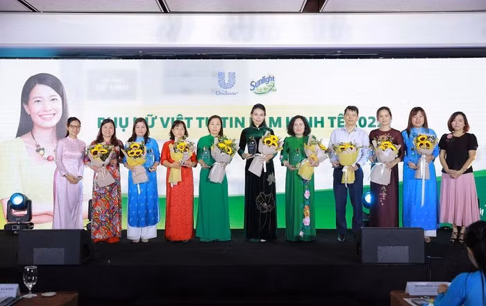 “Phụ nữ Việt tự tin làm kinh tế” đã giúp 100.000 phụ nữ được đào tạo để khởi sự kinh doanh thông qua các lớp học trực tuyến, ngoại tuyến