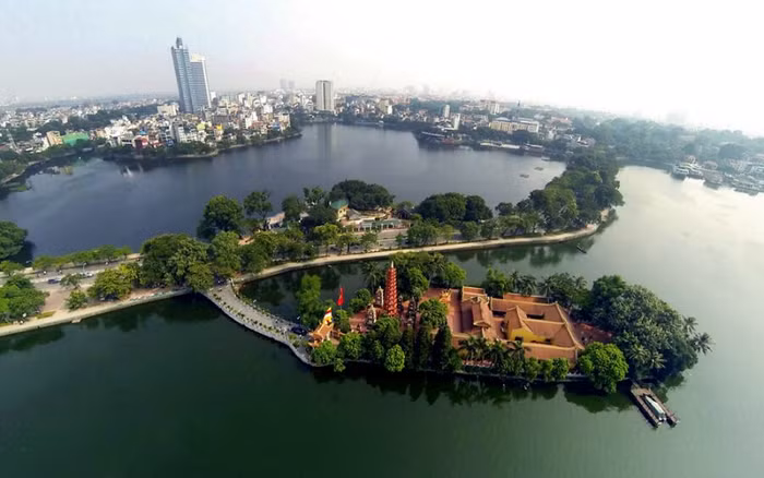 Bất động sản gần kề hồ ngày càng hiếm
