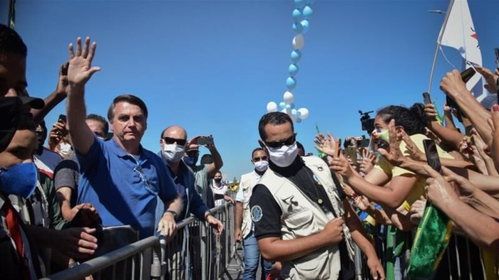 Tổng thống Brazil nhiễm Covid-19 vì "coi thường" dịch bệnh ảnh 1