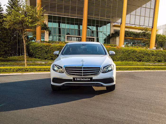 E 200 Exclusive có thể tăng tốc lên 100 km/h chỉ trong 7,5 giây