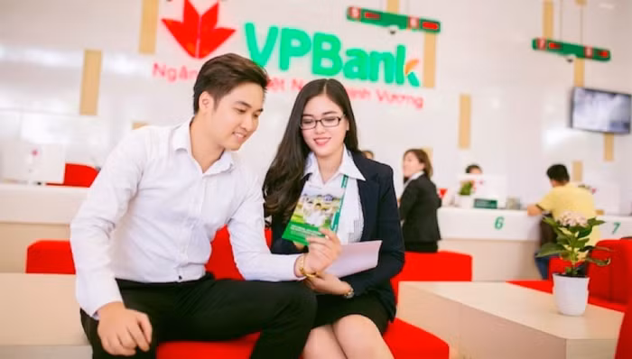 Cuộc 'soán ngôi' 10.000 tỷ của Techcombank, VPBank