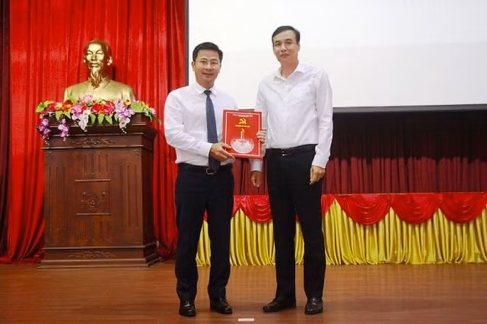Chủ tịch Transerco Nguyễn Phi Thường làm Bí thư Huyện ủy Ứng Hòa