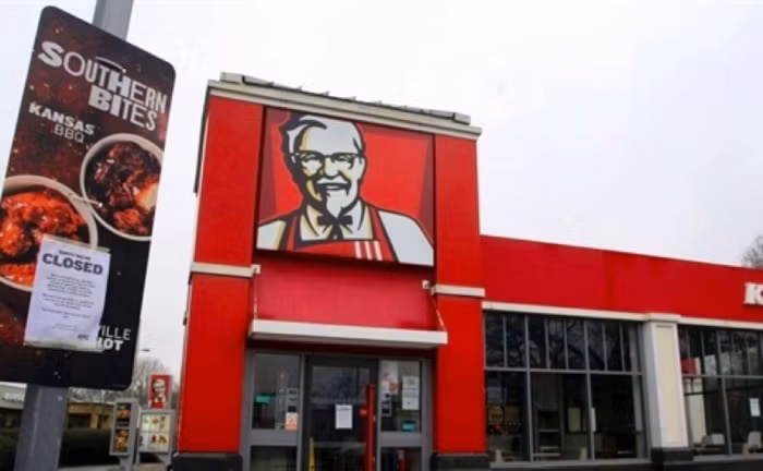 KFC phải tạm đóng cửa hàng trăm nhà hàng ở Anh vì thiếu gà