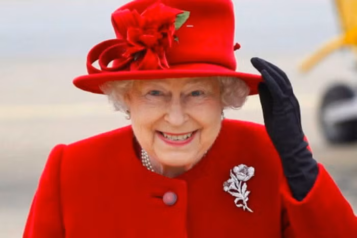 Nữ hoàng Anh thông qua luật Brexit