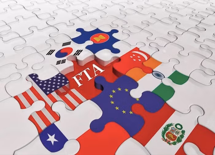 Cẩn thận để không phải “trả giá” khi hội nhập