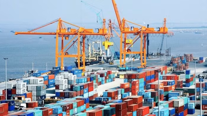 11 tháng, thặng dư thương mại Việt Nam đạt hơn 7,4 tỷ USD