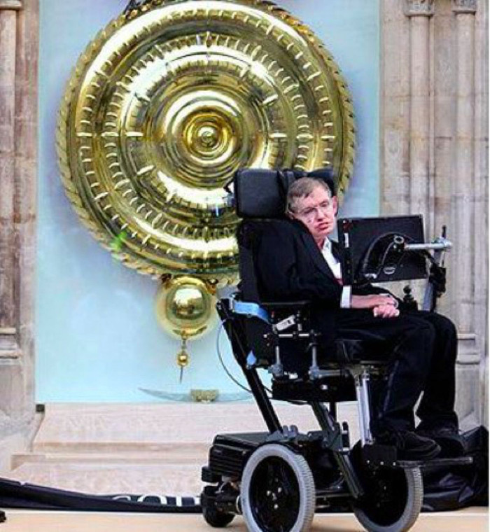 Stephen Hawking - Một cuộc đời phi thường ảnh 12 Stephen Hawking - Một cuộc đời phi thường ảnh 12
