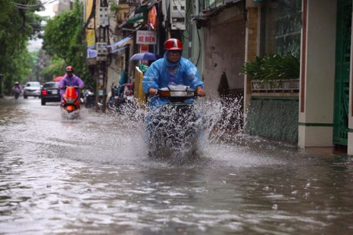 Từ chiều và đêm 24/7, Đông Bắc Bắc Bộ có mưa to kèm gió giật mạnh