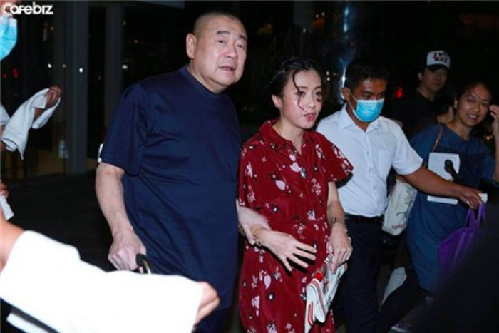 "Mãnh hổ săn mỹ nữ" và cách chọn vợ, chia tài sản lạ đời của tỷ phú bất động sản giàu có bậc nhất Hong Kong ảnh 1