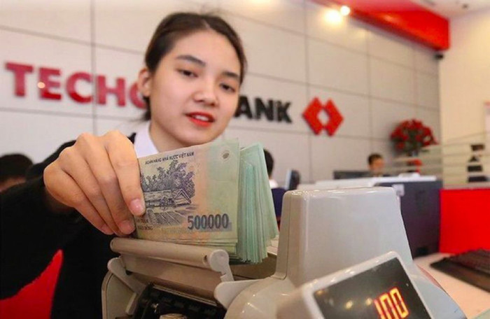 VPBank có công ty tài chính là "bảo bối", còn Techcombank có gì?