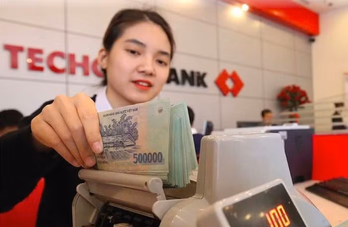 VPBank có công ty tài chính là "bảo bối", còn Techcombank có gì?