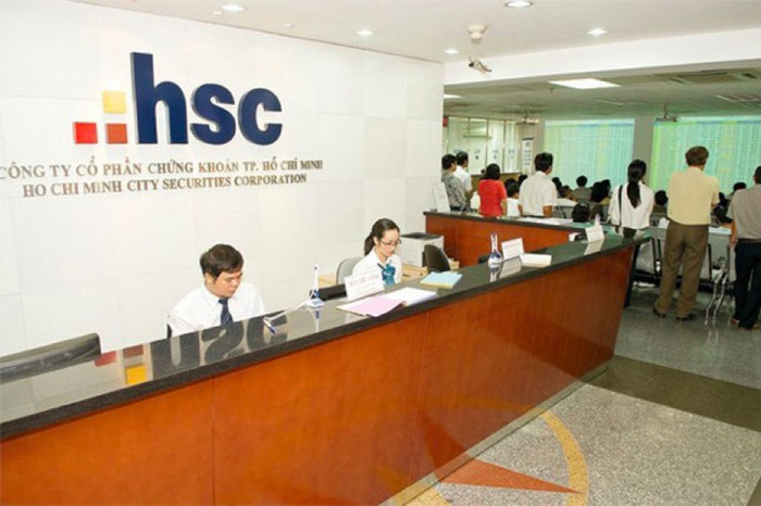 Tổng Giám đốc HSC Johan Nyvene bán ra 200.000 cổ phiếu HCM