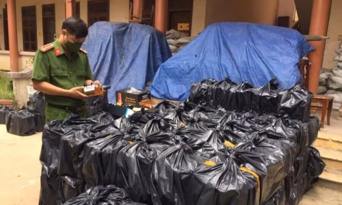 Hàng nghìn chai rượu ngoại nhập lậu được lực lượng Cảnh sát kinh tế - Công an tỉnh Quảng Trị thu giữ