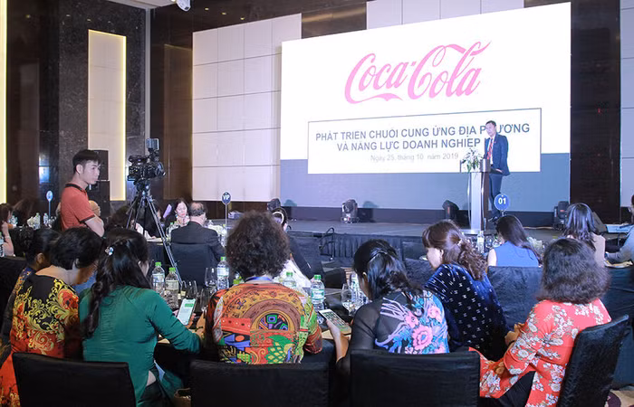 Toàn cảnh diễn đàn