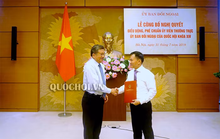 Ủy ban Thường vụ Quốc hội điều động, phê chuẩn nhân sự mới