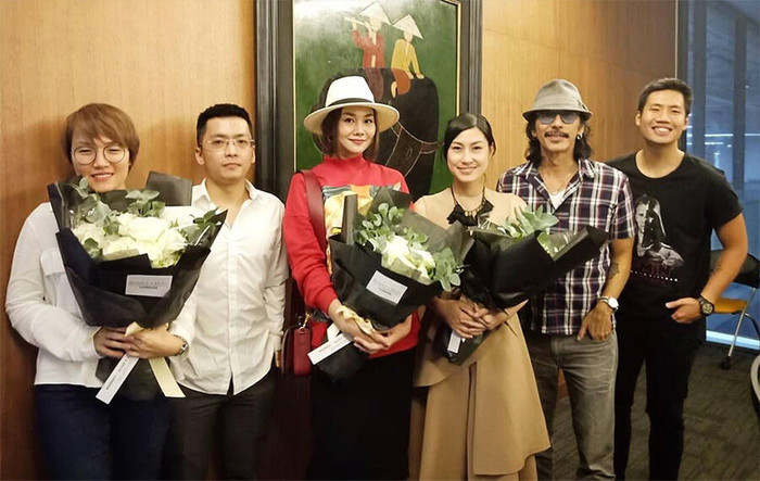 Nhà sản xuất Will Vũ nói anh mất nhiều thời gian để thuyết phục Thanh Hằng và Chi Pu cho dự án này, nhưng đó là "điều xứng đáng" Nhà sản xuất Will Vũ nói anh mất nhiều thời gian để thuyết phục Thanh Hằng và Chi Pu cho dự án này, nhưng đó là "điều xứng đáng"