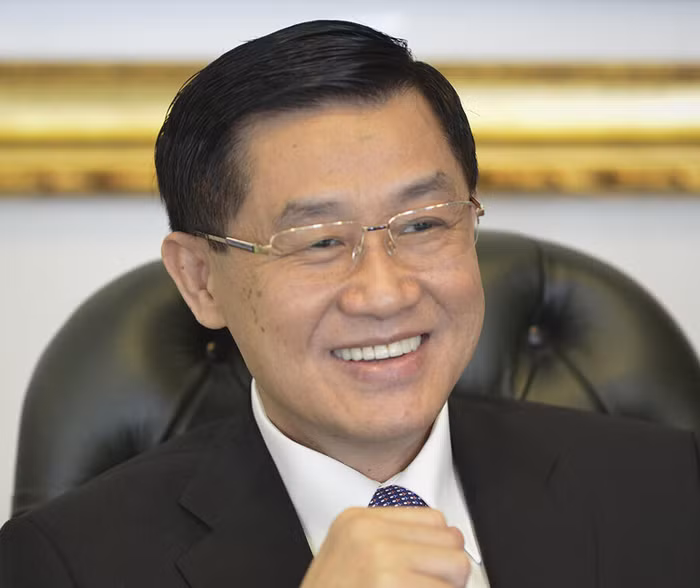 Doanh nhân Johnathan Hạnh Nguyễn