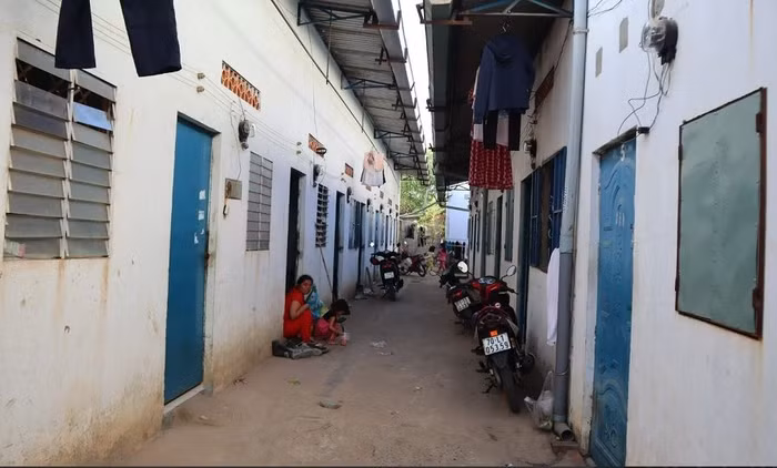 Tính đến chiều tối ngày 13/8/2022, Hà Nội đã thực hiện hỗ trợ tiền thuê nhà cho 215.030 người lao động, với số tiền 111.966.000.000 đồng