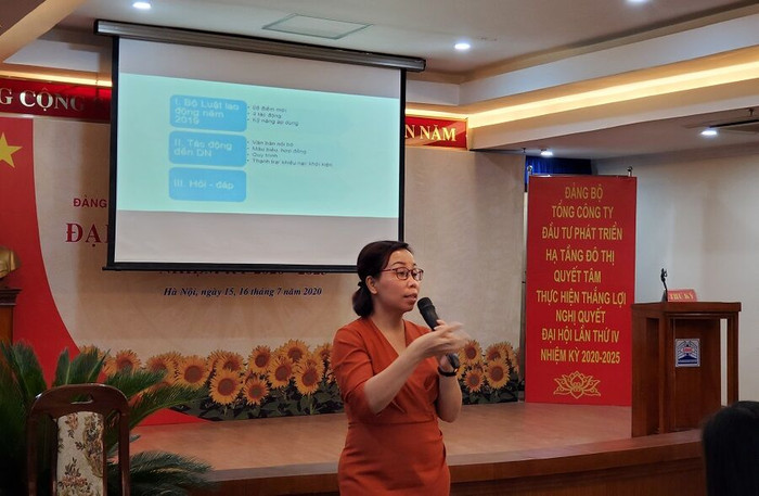 Tiến sĩ Đỗ Ngân Bình - Phó giám đốc Trung tâm Tư vấn Pháp luật, Trường Đại học Luật Hà Nội Tiến sĩ Đỗ Ngân Bình - Phó giám đốc Trung tâm Tư vấn Pháp luật, Trường Đại học Luật Hà Nội