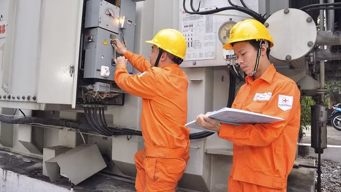 Lỗ gần 17.000 tỷ, EVN đề xuất tăng giá điện