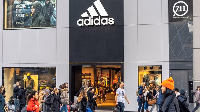 Adidas đầu tư 20 triệu USD cho các chương trình hỗ trợ cộng đồng người da màu