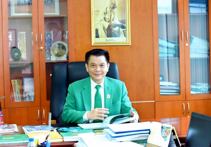 Tập đoàn Mai Linh tặng gói bảo hiểm giá trị gần 3 tỷ đồng cho CBNV