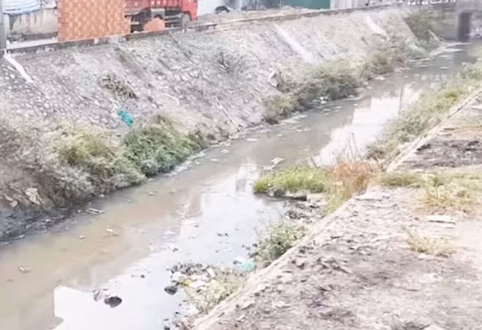 Vấn đề lấn chiếm kênh rạch cũng cần được xử lý dứt điểm