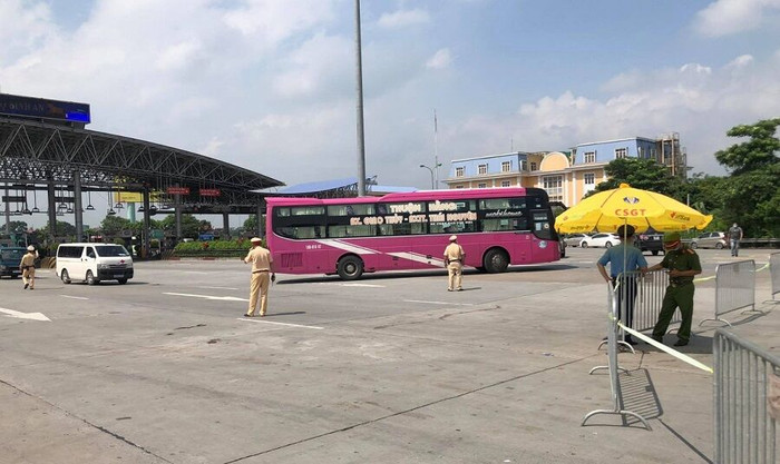 Hà Nội: Đóng cửa ngõ, cấm xe cá nhân ra vào thành phố, trừ xe "luồng xanh"